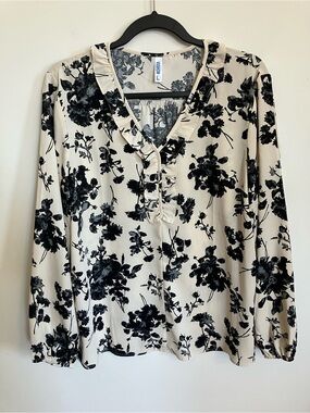 Viishow Floral Ruffle Blouse in Cream and Black